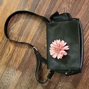 Women's leather messenger bag...medium size